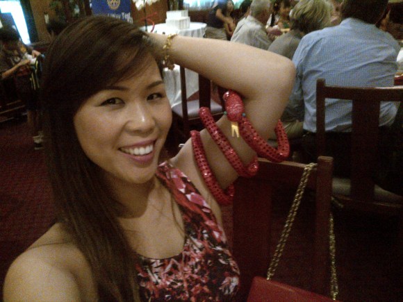 I took the center-piece and coiled it around my arm.